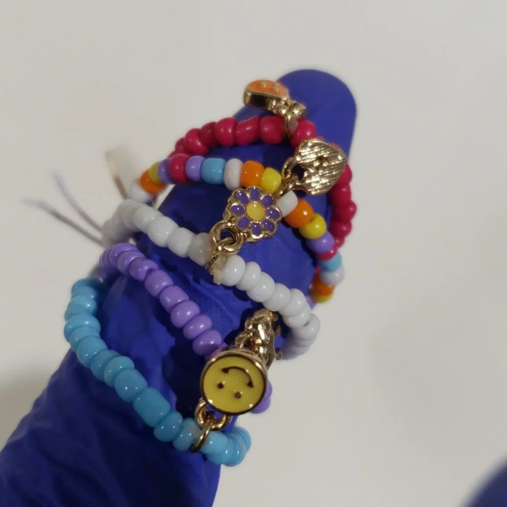 Set of 5 Jazzy Colorful Beads Stretchy Rings W/ Charms - Stylish Women's Jewelry